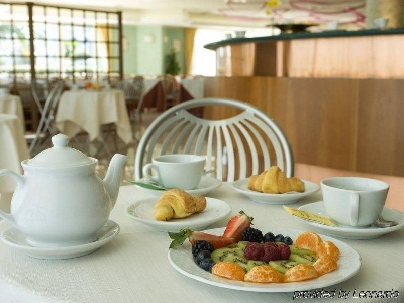 Hotel Miramare Пескара Ресторан фото