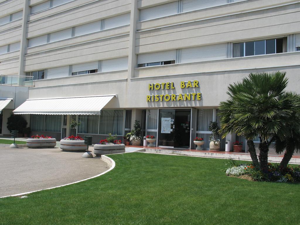 Hotel Miramare Пескара Екстер'єр фото